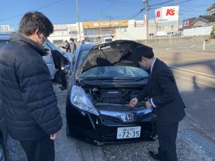 木曜日は車両点検の日 🚗 💨